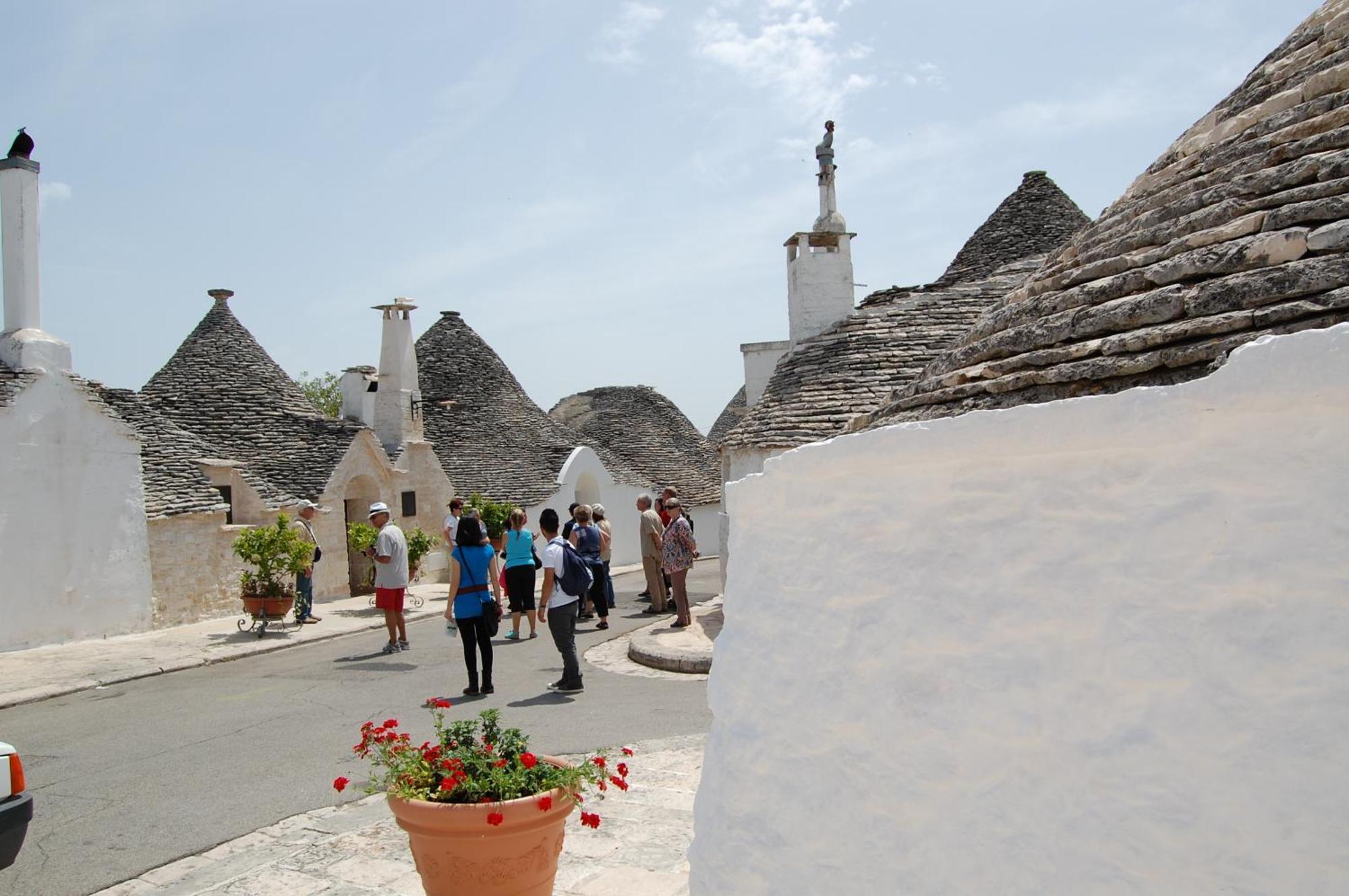 Trulli Holiday Albergo Diffuso Alberobello Exterior photo